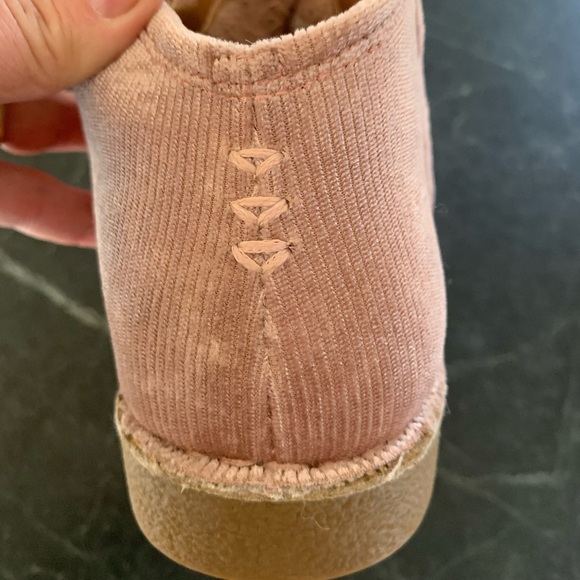 Bob's Velvet and Corduroy ankle boots. Size 8.5 - Picture 7 of 10